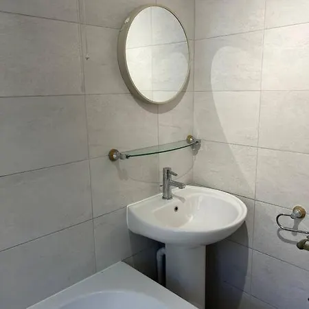 Charming Home, Walking Distance To Cardiff Bay And City Centre With Parking Exterior photo
