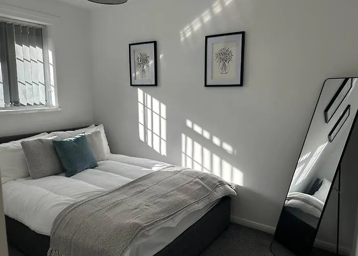 Charming Home, Walking Distance To Cardiff Bay And City Centre With Parking
